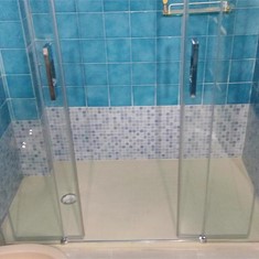 Remate de la ducha con su mampara